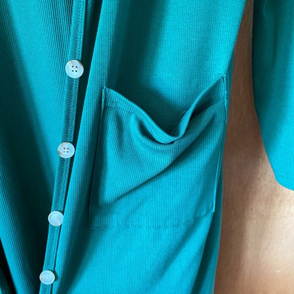 Green Button-Up Cardigan - Picture 2 of 3